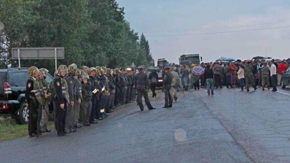 СК проверит законность действий УГМК и местных властей после беспорядков в лагере геологов под Новохоперском 