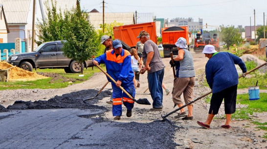 В Бутурлиновке на улице Сентябрьской проложат почти километр асфальта