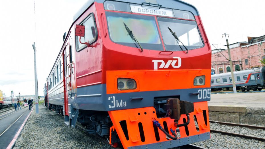 На вокзале Воронеж-1 открылась бесплатная выставка железнодорожной ретротехники