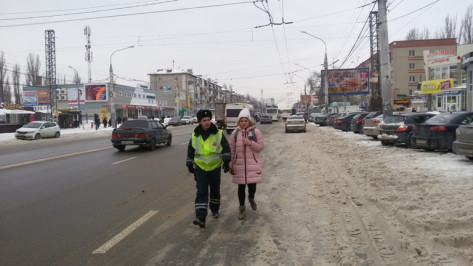 В Воронеже инспекторы ГИБДД оштрафовали 57 пешеходов за 2 часа