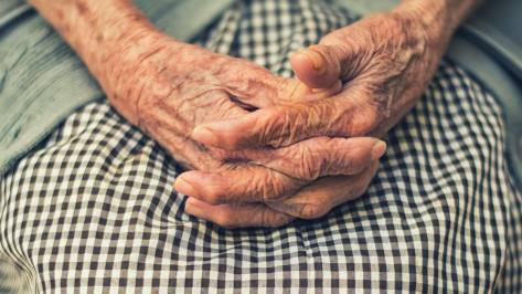 Срочные поиски 86-летней женщины с деменцией объявили в селе под Воронежем