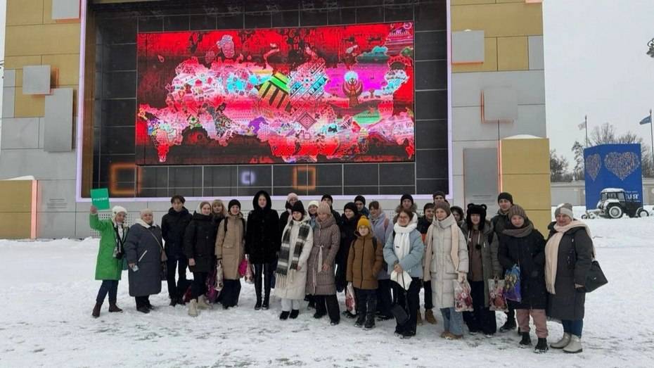 Школьники из Лискинского района побывали на выставке «Россия» в Москве
