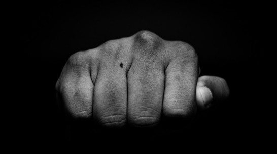 В Воронеже сняли на видео, как мужчина лишился протеза ноги в драке с таксистом