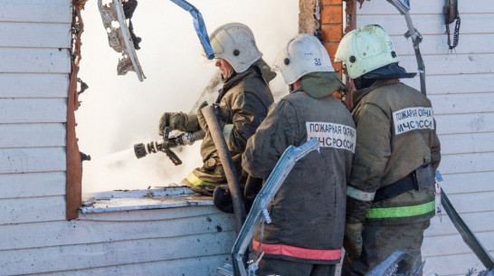 В Бутурлиновке на пожаре в жилом доме погиб мужчина