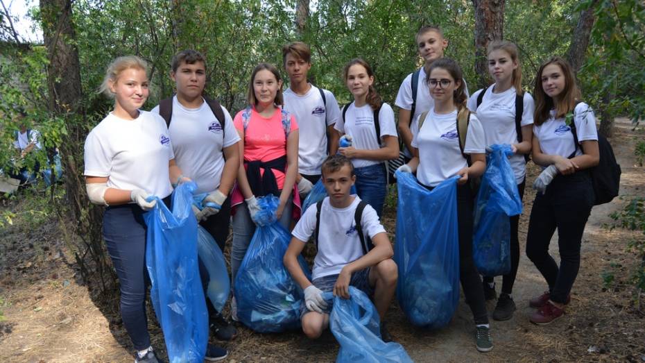 Россошанцы собрали более 1 тыс мешков мусора в рамках экоакции «Сделаем»