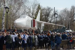 Под Воронежем в музее военной техники открыли новый экспонат – бомбардировщик Су-24М