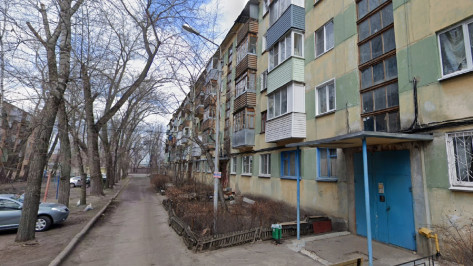 В Воронеже из 5-этажки на улице Ростовской эвакуировали 10 человек, пострадала пенсионерка