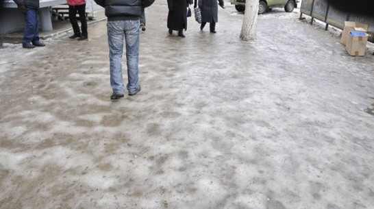 В Воронеже на борьбу с гололедом ночью вышли 69 единиц техники