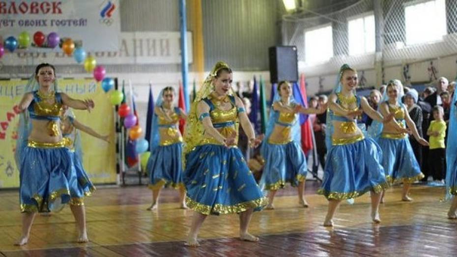 Поворинские танцоры победили на межрегиональном фестивале-конкурсе «Танцевальный калейдоскоп-2013»