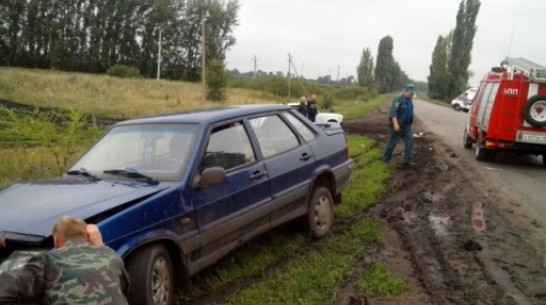 В Воронежской области столкнулись ВАЗ-2104 и ВАЗ-2115