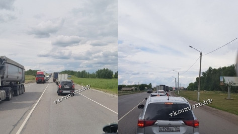 Пробка в 20 км образовалась на М-4 «Дон» возле Лосево Воронежской области 