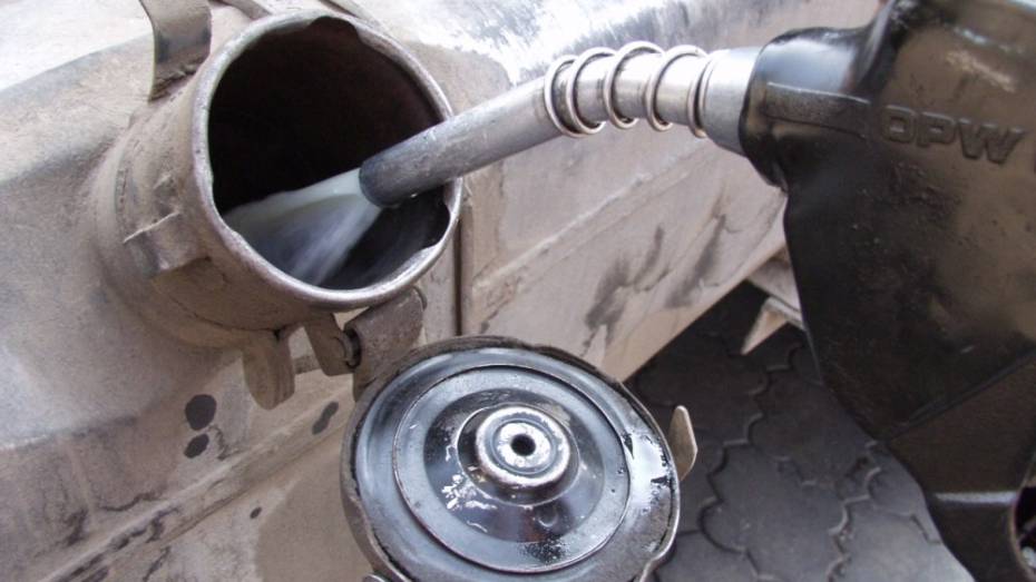 Четверо жителей Воронежской области поплатились за кражи топлива с грузовиков