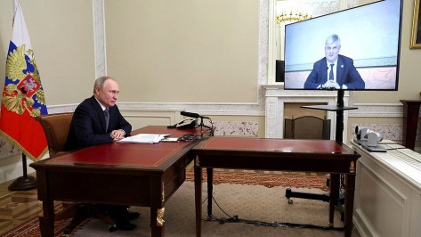 «Второй срок одобрил»: эксперты оценили итоги встречи Владимира Путина с воронежским губернатором