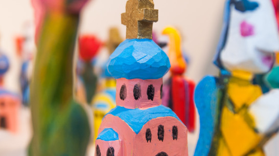 Деньги, ангелы и слон в клетке: художник Сергей Горшков показал «Вечные ценности»