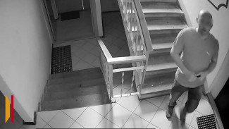 «Ждать, пока он кого-нибудь покалечит?»: жители воронежской многоэтажки несколько лет вынуждены терпеть выходки неадекватного соседа
