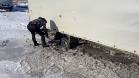 Воронежские полицейские вызволили липчанина из ледяного плена
