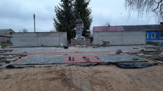 Власти Новоусманского района выставят подрядчику неустойку за срыв сроков ремонта мемориала