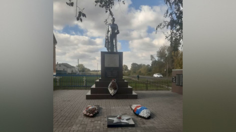 После вмешательства прокуратуры в воронежском селе Платава привели в порядок воинское захоронение