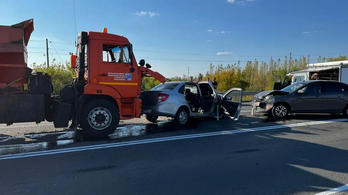 Две 18-летние девушки попали в смертельное ДТП на трассе Воронеж – Луганск