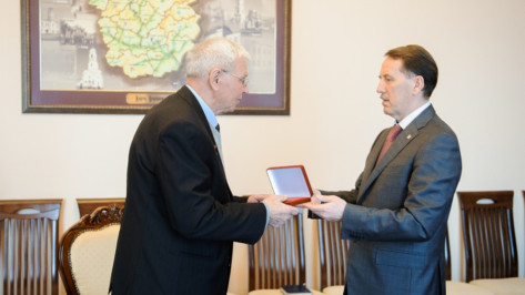 Губернатор наградил Ивана Дикунова знаком «За заслуги перед Воронежской областью»