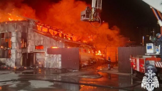 В ночь на 23 августа загорелся склад на территории бывшего Воронежского экскаваторного завода