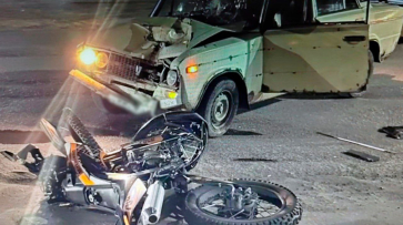 В Воронежской области пьяный подросток на мотоцикле без номеров врезался в «Жигули»