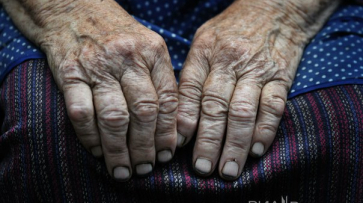 В Воронежской области гость зарезал 78-летнюю пенсионерку