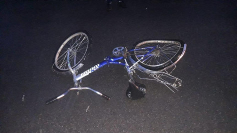 Под Воронежем иномарка сбила 2 детей на велосипеде