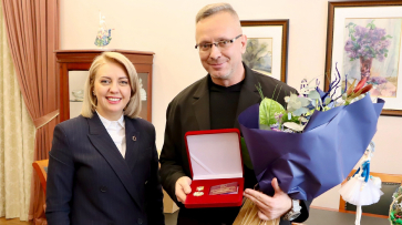 Директор ТЮЗа отмечен почетным знаком «Благодарность от земли Воронежской»