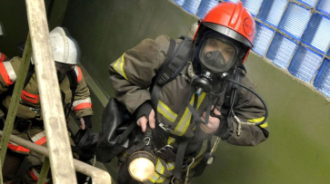 Пожар в доме на Плехановской в центре Воронежа тушили 16 спасателей