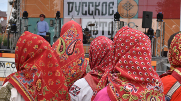 На Советской площади в Воронеже состоялся фестиваль традиционной культуры «Русское лето»