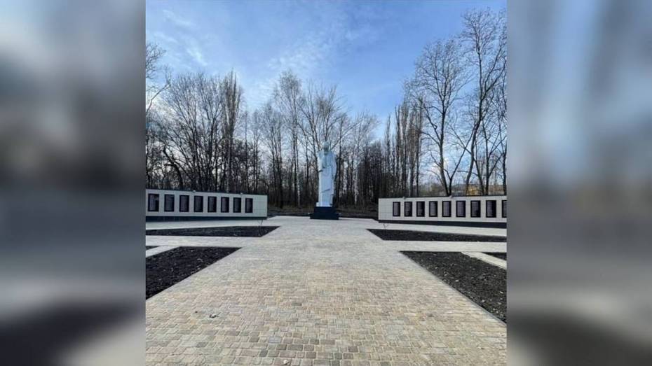 В нижнедевицком селе Нижнее Турово завершили ремонт памятника «Скорбящая мать»