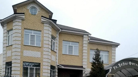 Коттедж недалеко от Петровской набережной продают в Воронеже за 60 млн рублей