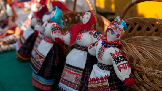 Воронежцев научат плести кружева, делать традиционных кукол и расписывать пряники