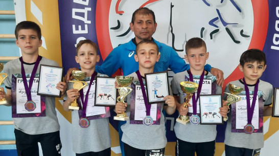 Панинские борцы завоевали 2 «серебра» на всероссийском турнире в Санкт-Петербурге