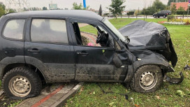 В Воронеже автомобиль Chevrolet Niva наехал на бордюр: 59-летний водитель погиб на месте