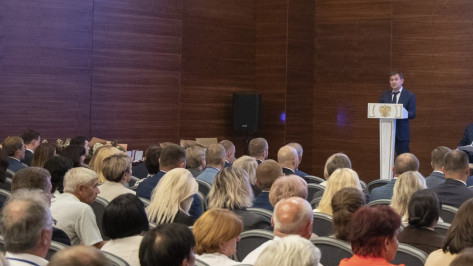 Председатель Воронежской облдумы Владимир Нетесов: «Люди вам доверяют. И это дорогого стоит»