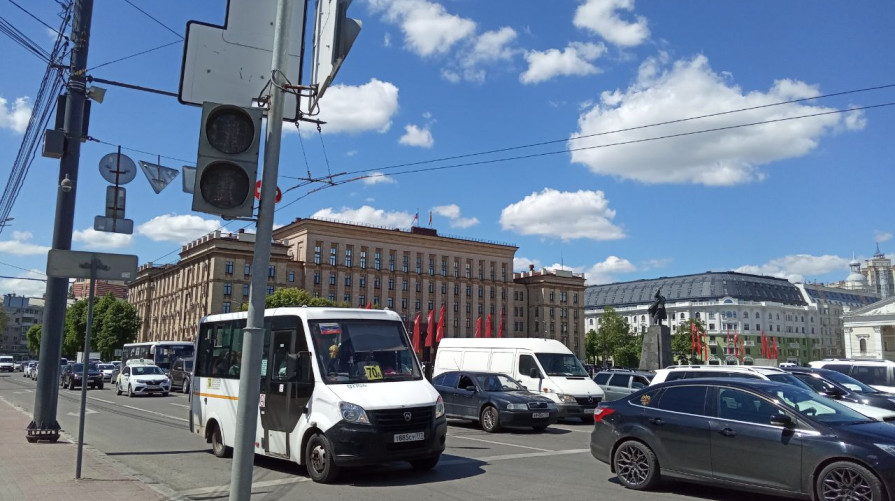 Светофоры погасли напротив площади Ленина в Воронеже