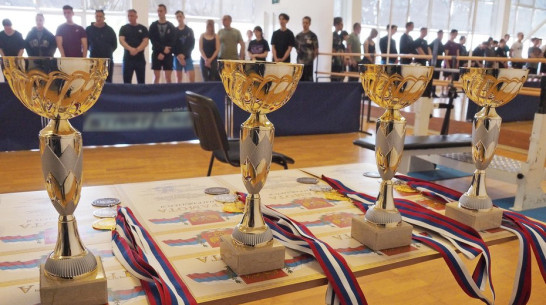 Бутурлиновцы завоевали 12 медалей открытого турнира по русскому жиму