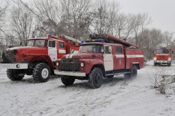 Прицеп фуры сгорел дотла на трассе в Воронежской области