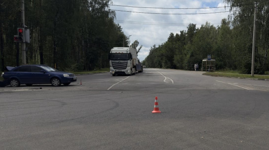 Женщина пострадала в массовом столкновении автомобилей в Воронеже