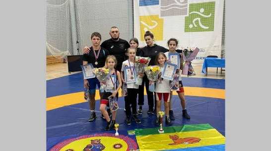Лискинцы взяли 5 медалей на турнире по вольной борьбе в Санкт-Петербурге