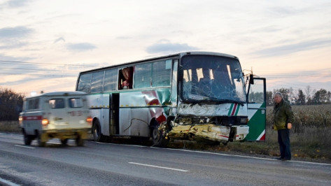 В Воронежской области столкнулись автобус и ВАЗ: один человек погиб
