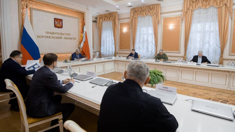 Воронежский губернатор провел заседание призывной комиссии региона
