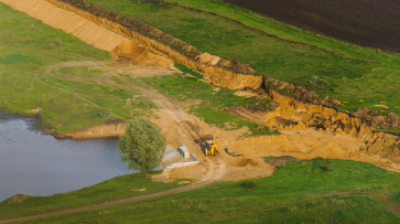 Незаконные песчаные карьеры появились на сельскохозяйственных землях в Воронежской области