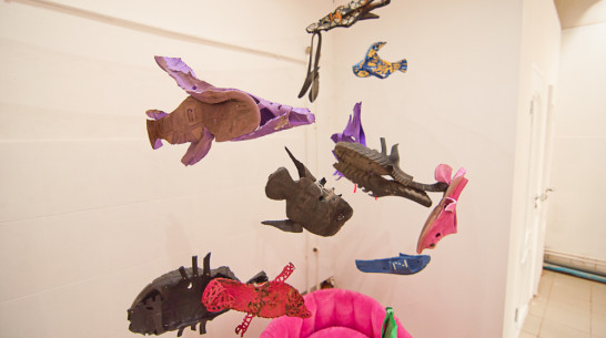 В ВЦСИ выставили волосы вампиров и старые резиновые тапки