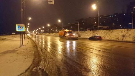 Из-за уборки снега в Воронеже ночью перекроют движение на 2 улицах
