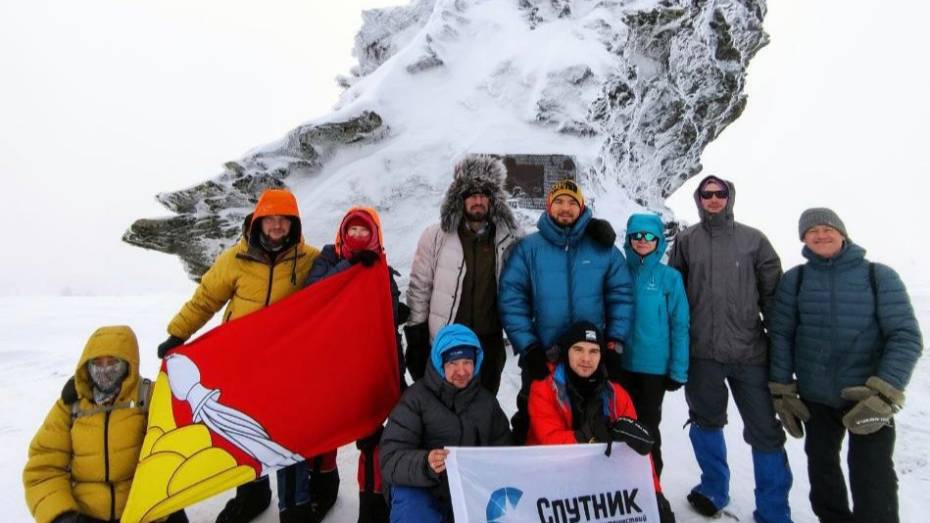 Семеро воронежцев совершили лыжный поход на перевал Дятлова
