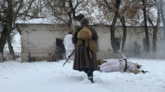 В хохольском селе Костенки впервые провели реконструкцию боя 1942 года