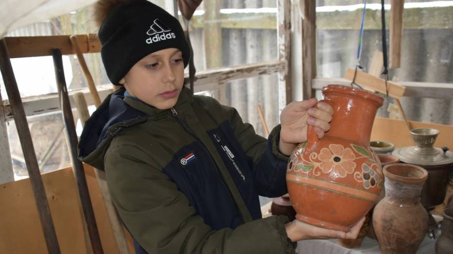 В Воронежской области 9-летний мальчик сделал дома музей крестьянского быта